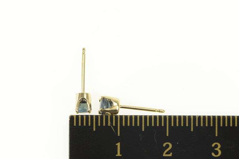 14K Yellow Gold Round Sapphire Solitaire Classic Stud Earrings