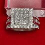 CERTIFIED 14K WHITE GOLD AND DIAMOND RING. 2.50 CARATS