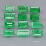 Bright! Top green 2.34ct Colombian Emerald set