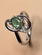 Ladies Elegant 2.35 Ct Natural Emerald Ring