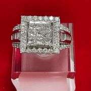 CERTIFIED 14K WHITE GOLD AND DIAMOND RING. 2.50 CARATS