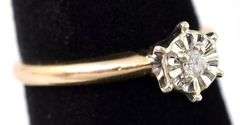 Sparkling 14K Yellow Gold Solitaire Diamond Ring