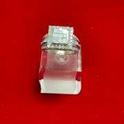 CERTIFIED 14K WHITE GOLD AND DIAMOND RING. 2.50 CARATS