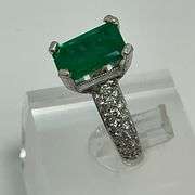 CERTIFIED 14K WHITE GOLD DIAMOND AND EMERALD RING