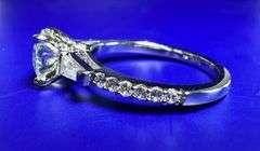 Sparkling 2.25 Ct VVs1 White E-F Moissanite Ring