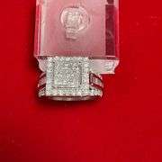 CERTIFIED 14K WHITE GOLD AND DIAMOND RING. 2.50 CARATS