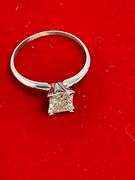 CERTIFIED BRAND NEW LADIES 14K WHITE GOLD SOLITAIRE DIAMOND RING.