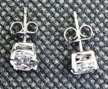 GORGEOUS AND ELEGANT 14K WHITE GOLD OVAL CUT SOLITAIRE DIAMOND STUD