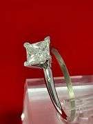 CERTIFIED BRAND NEW LADIES 14K WHITE GOLD SOLITAIRE DIAMOND RING.