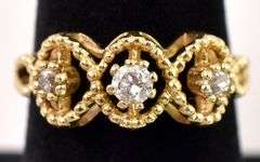 Beautiful Diamond Ring in 14K Yellow Gold