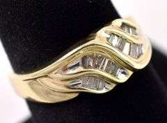 Alluring Yellow Gold Diamond Ring