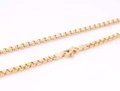 Modern and Chic 18kt Yellow Gold Rolo Chain Necklace