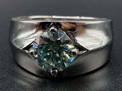 Men's Sparkling 2.05 Ct Fire Moissanite Ring