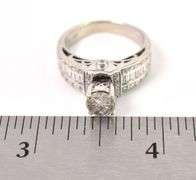 Absolutely Beautiful 14K White Gold Approx. 1.00CTW Diamond Ring (International Gemological Information Card Included)
