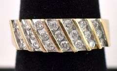 Delightful Diamond Band Ring in 14K Yellow Gold