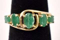 Elegant Natural Emerald Ring in Yellow Gold