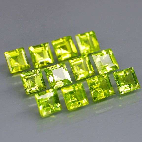 Princess cut unheated! 4.65ct Peridot set