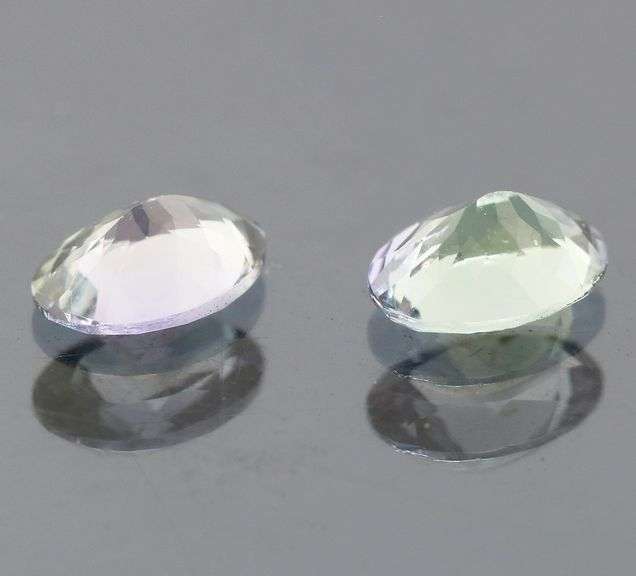 Silvery blue 1.61ct Tanzanite pair