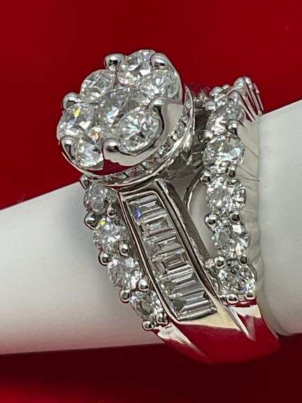 CERTIFIED NEW 14K WHITE GOLD DIAMOND RING . 3.75 CARAT