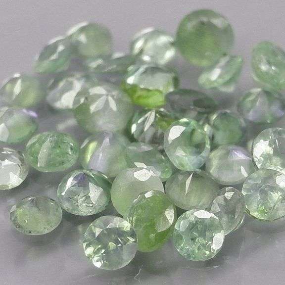 Outstanding 1.04ct hunter green Alexandrite set