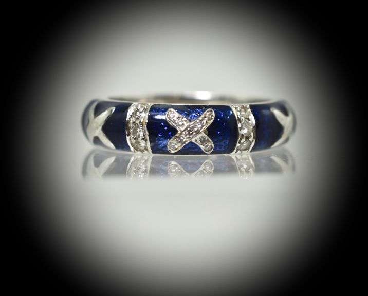 Exquisite 18K White Gold Blue Enamel Hidalgo Band