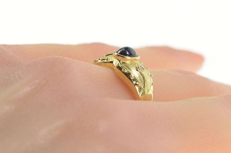 14K Yellow Gold Oval Natural Sapphire Diamond Accent Ornate Ring