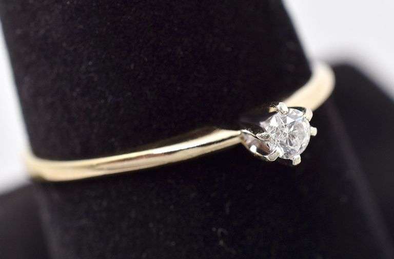 Cute 10K Yellow Gold Solitaire Diamond Ring