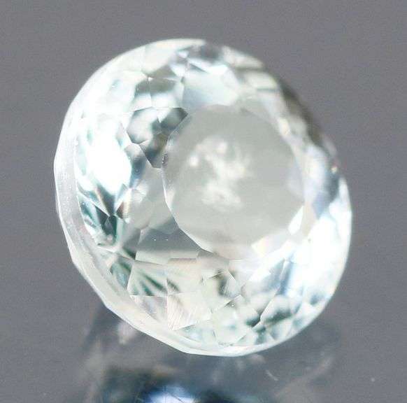 Glorious 1.09ct platinum blue Aquamarine solitaire