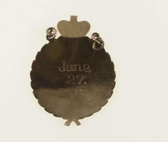 14K Yellow Gold 1913 Engraved Harp Wreath Music Band Charm/Pendant