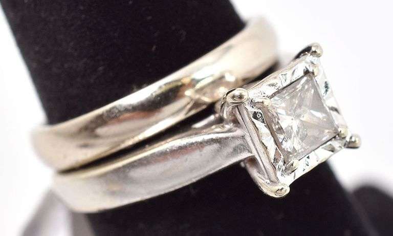 Elegant Diamond Wedding Set in 14K White Gold