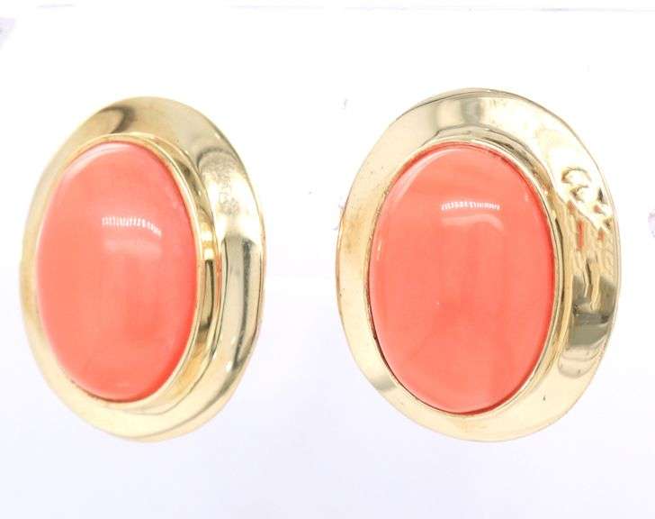 14kt Yellow gold oval coral cab earrings