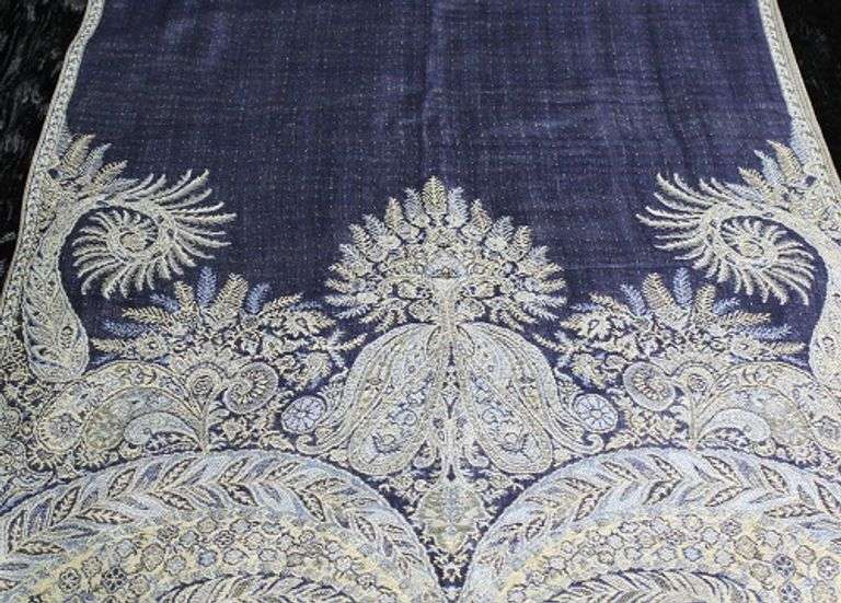 A Very Unique Design Lady's Scarf