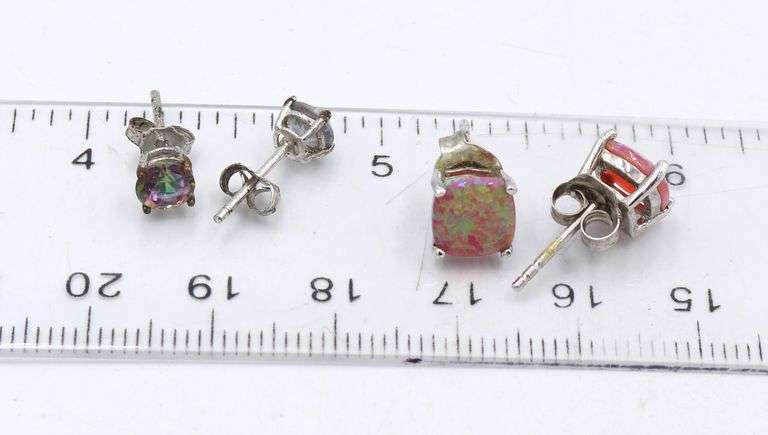 2 Pairs of stud earrings and ring in 925 sterling silver