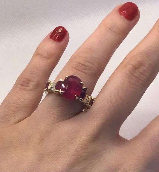 UNIQUE AND CLASSIC 14K YELLOW GOLD RUBY BAGUETTE DIAMOND RING