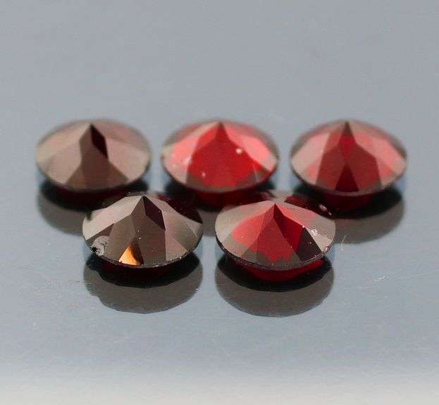 Gorgeous 17.83ct Mozambique garnet set