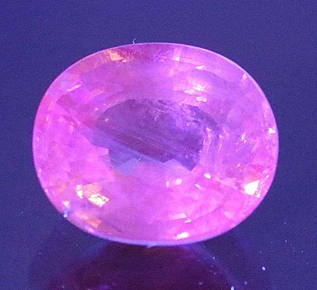 Extremely rare 4.03ct Tanzanian color change Sapphire