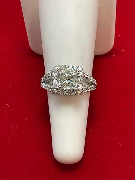 CERTIFIED 14K WHITE GOLD DIAMOND RING. 2.16 CARATS