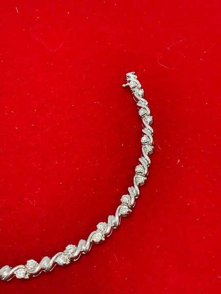 CERTIFIED 14K WHITE GOLD AND DIAMOND BRACELET.
