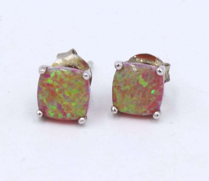 2 Pairs of stud earrings and ring in 925 sterling silver