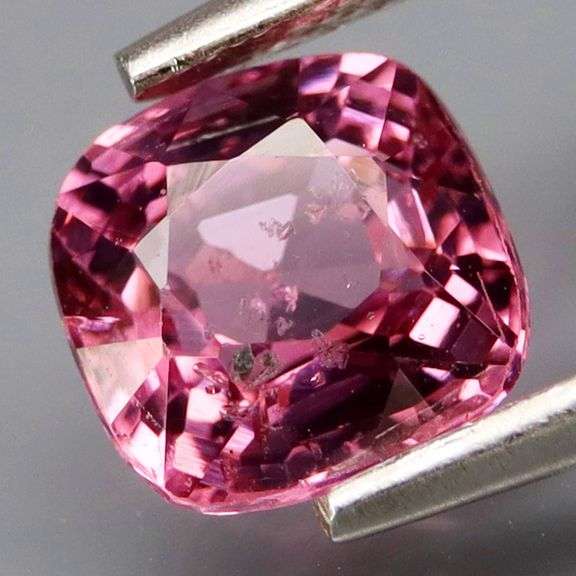Excellent 1.02ct untreated violet pink Spinel
