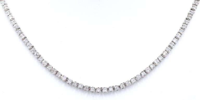 18kt White gold approximate 4ctw diamond tennis necklace