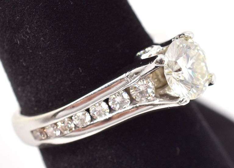 Phenomenal 14K White Gold Approx. 1.25CTW Diamond Ring
