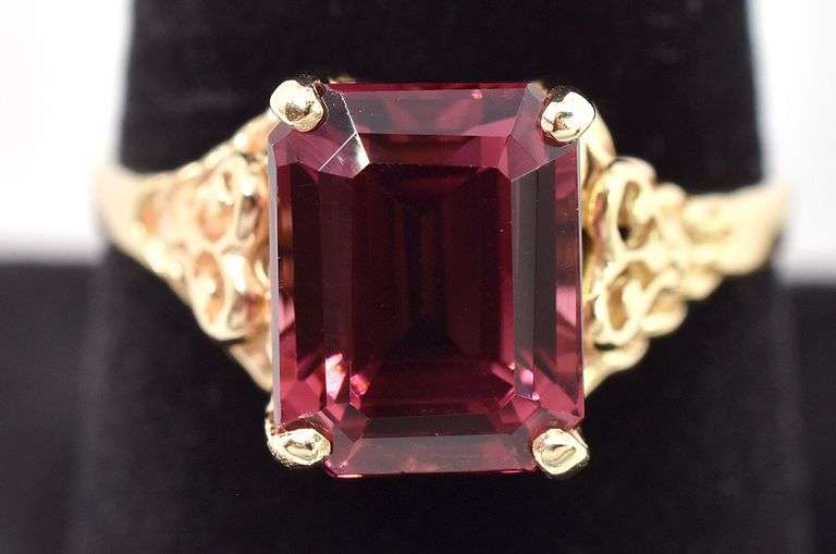 Stunning 14K Yellow Gold Approx. 4.58CTS Pink Tourmaline Gemstone Ring