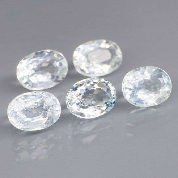 Gorgeous 4.21ct untreated platinum blue Aquamarine set