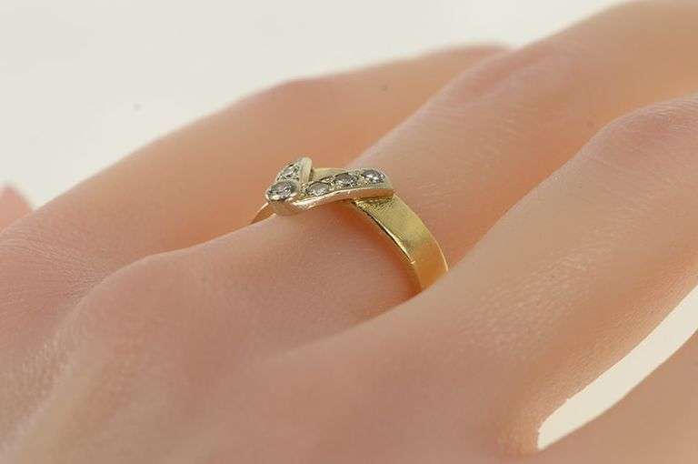 14K Yellow Gold 1930's 0.35 Ctw Diamond V Statement Ring