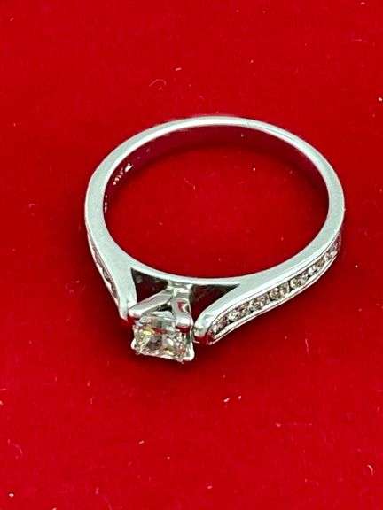 CERTIFIED 14K HITE GOLD DIAMOND RING