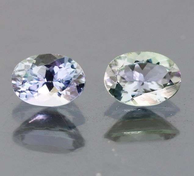 Stunning 1.74ct oval cut VS Tanzanite pair