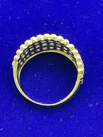 LADIES BRAND NEW 14K GOLD AND DIAMND BAND. 1.00 CARAT