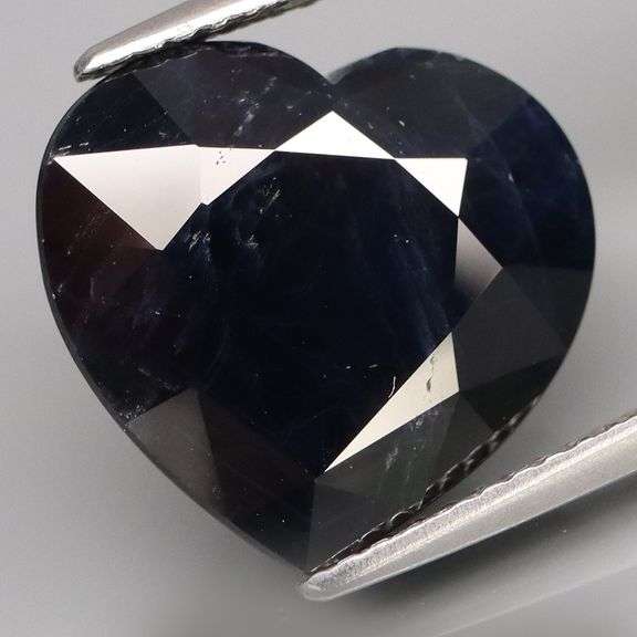 Elegant 11.26ct midnight blue Sapphire -heated only