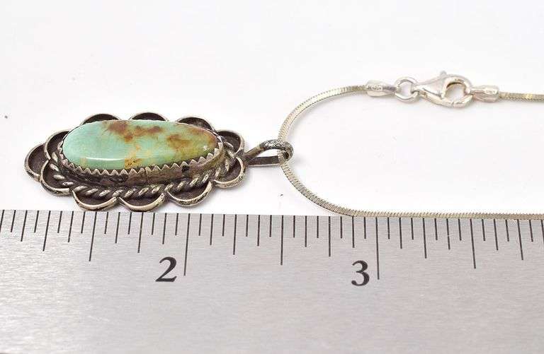 Superb Sterling Silver Turquoise Gemstone Pendant Necklace